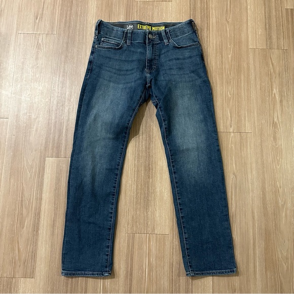 extreme motion slim straight leg jeans